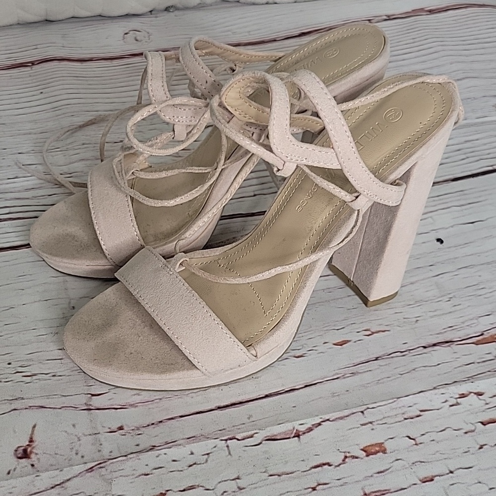 WILD DIVA Beige Suede Platform Platform Sandals Size 7.5 - Picture 2 of 7